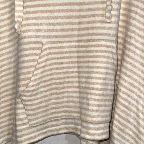 Striped Beige & White Hooded Poncho By Mesh + Lace L Polyester/Rayon/Spandex Ble - Picture 7 of 9
